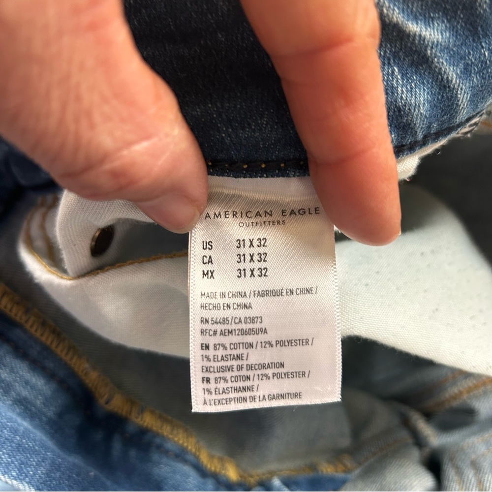 Men's Distressed American Eagle Slim fit 31x32 Blue Jeans - Picture 7 of 7